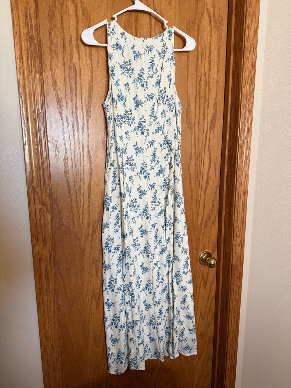 Blu Pepper Cream Maxi Dress with Blue Floral Print - Picture 2 of 3
